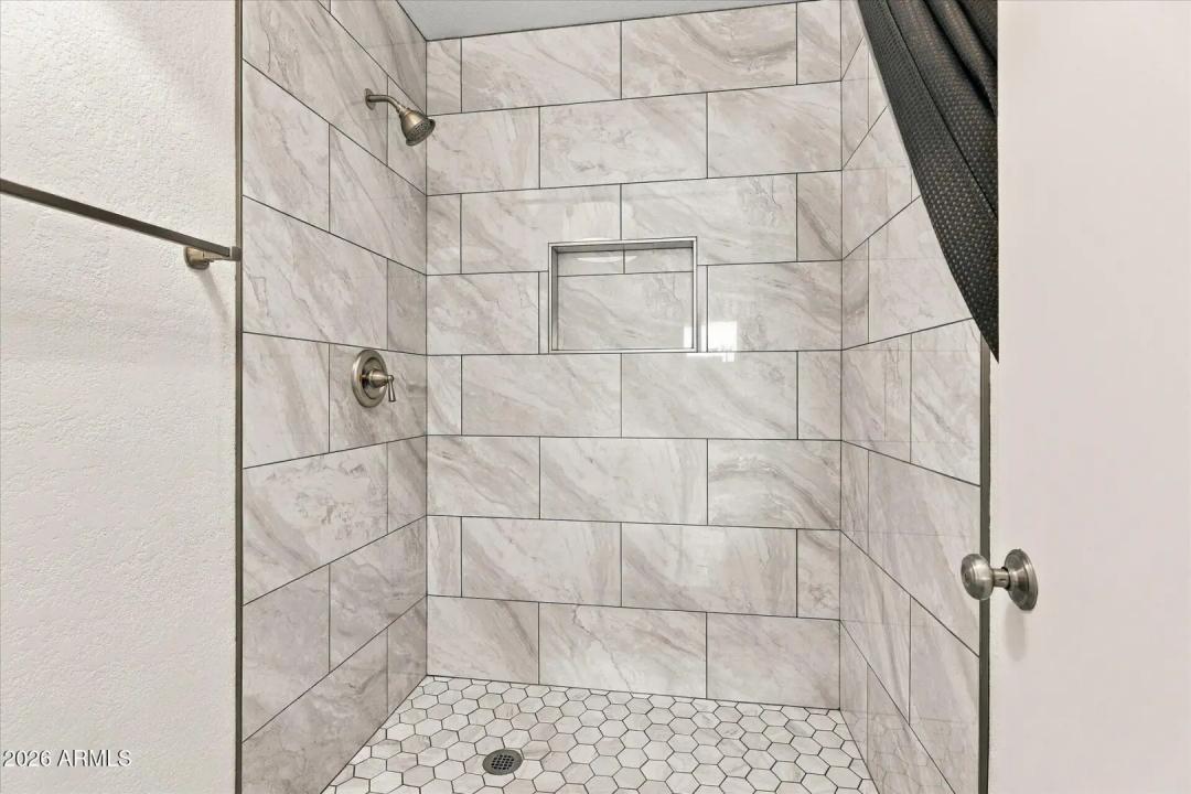 Real Estate Picture 18