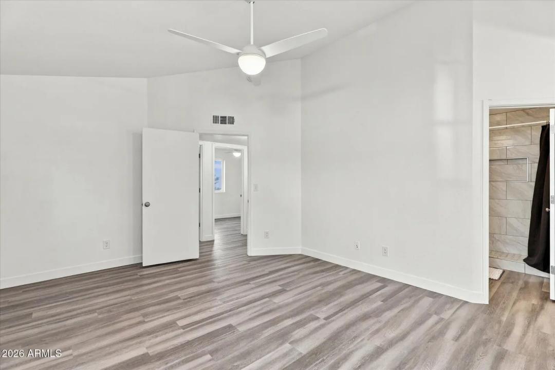 Real Estate Picture 21