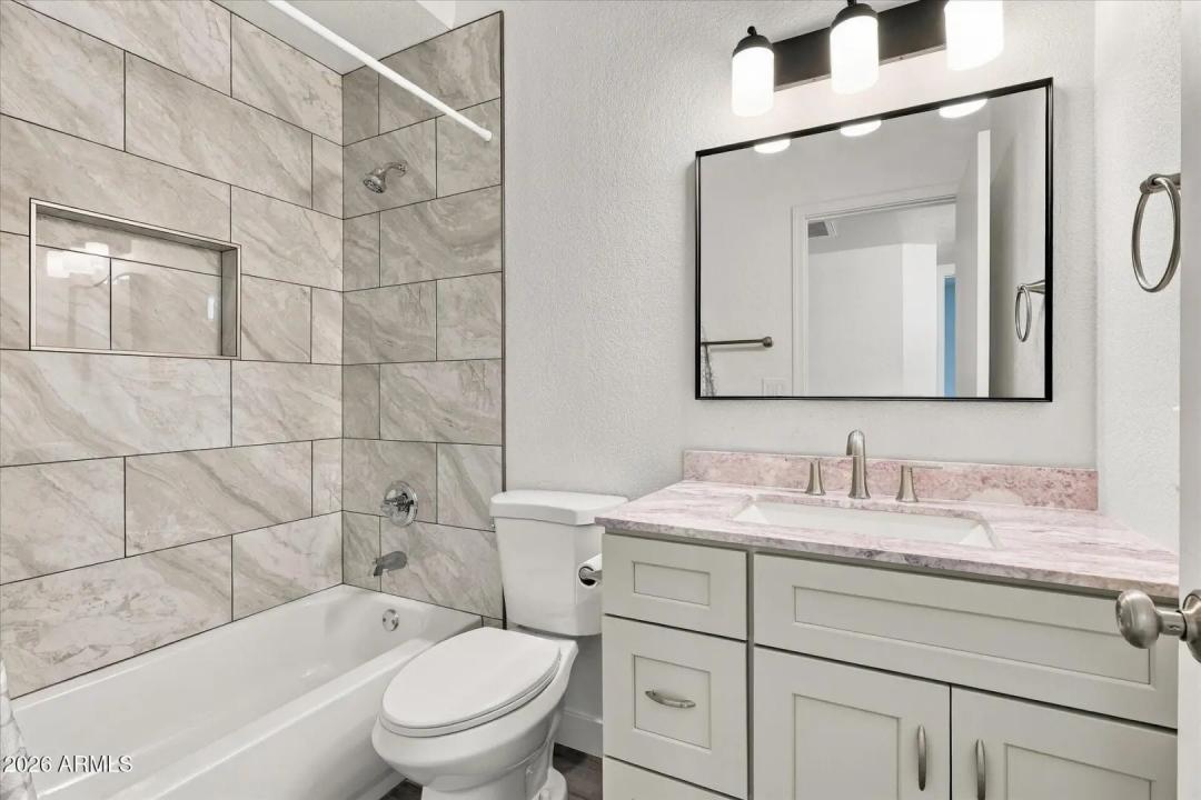 Real Estate Picture 22