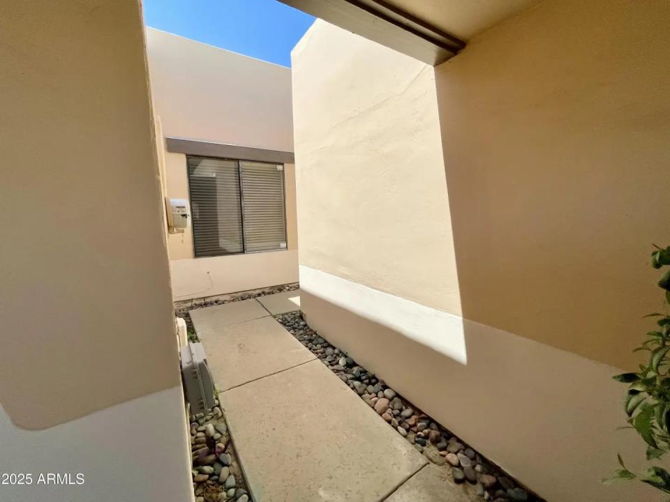 Real Estate Picture 3