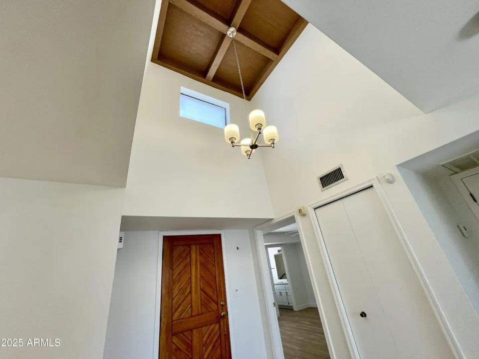 Real Estate Picture 4