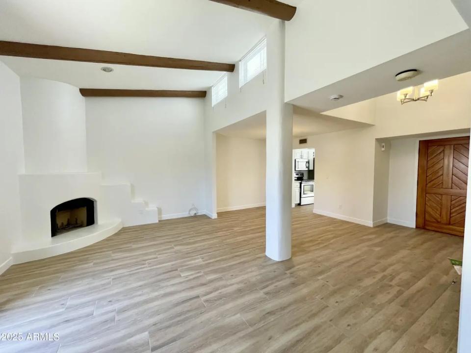 Real Estate Picture 5