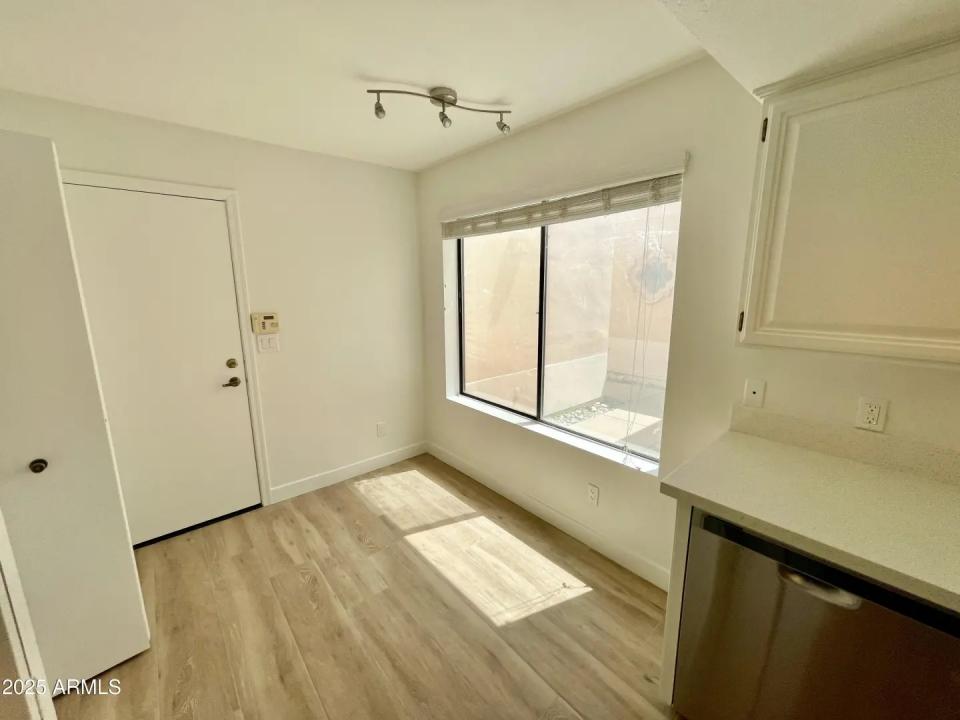Real Estate Picture 11