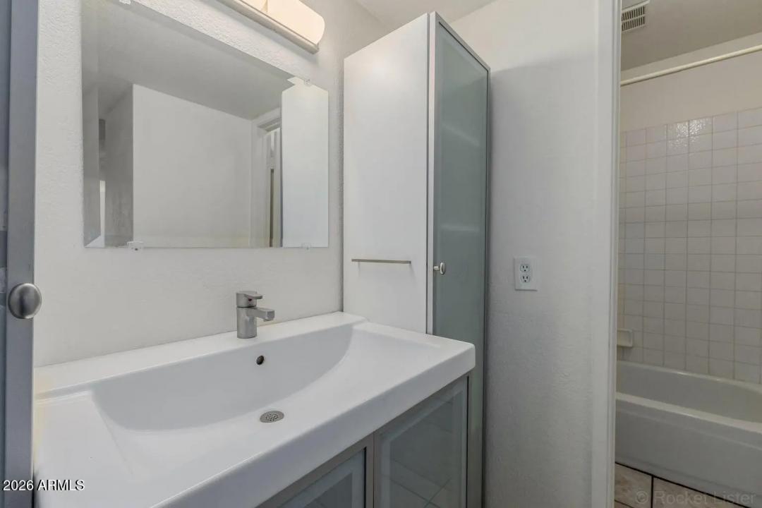 Real Estate Picture 13