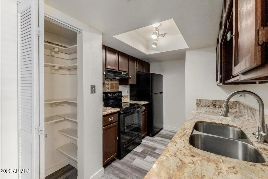 Real Estate Picture 3
