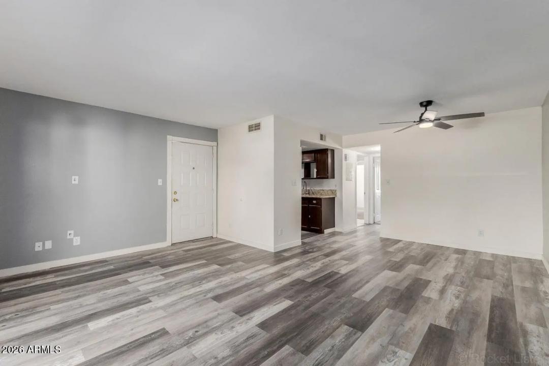 Real Estate Picture 5