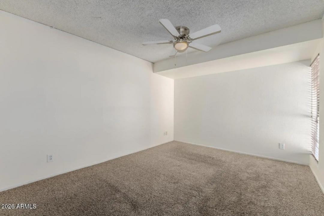 Real Estate Picture 11