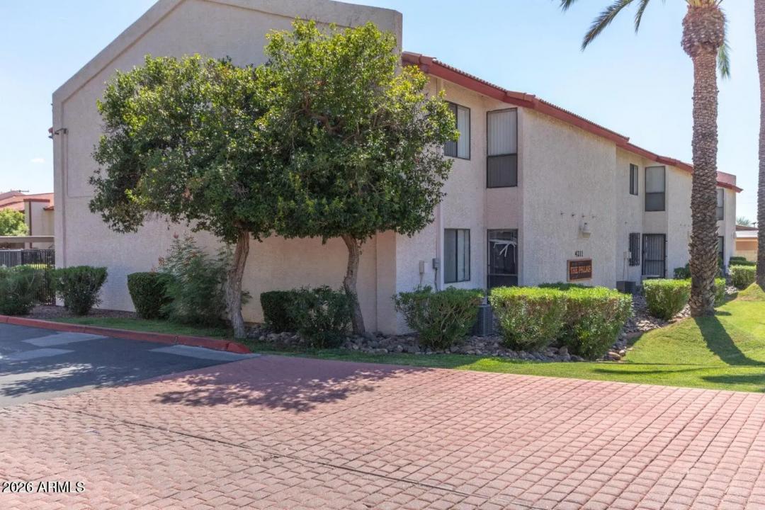 Real Estate Picture 24