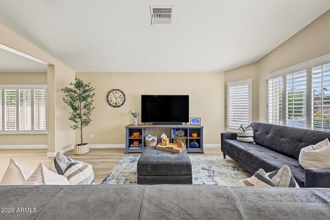 Real Estate Picture 3