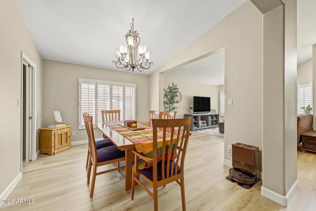 Real Estate Picture 14