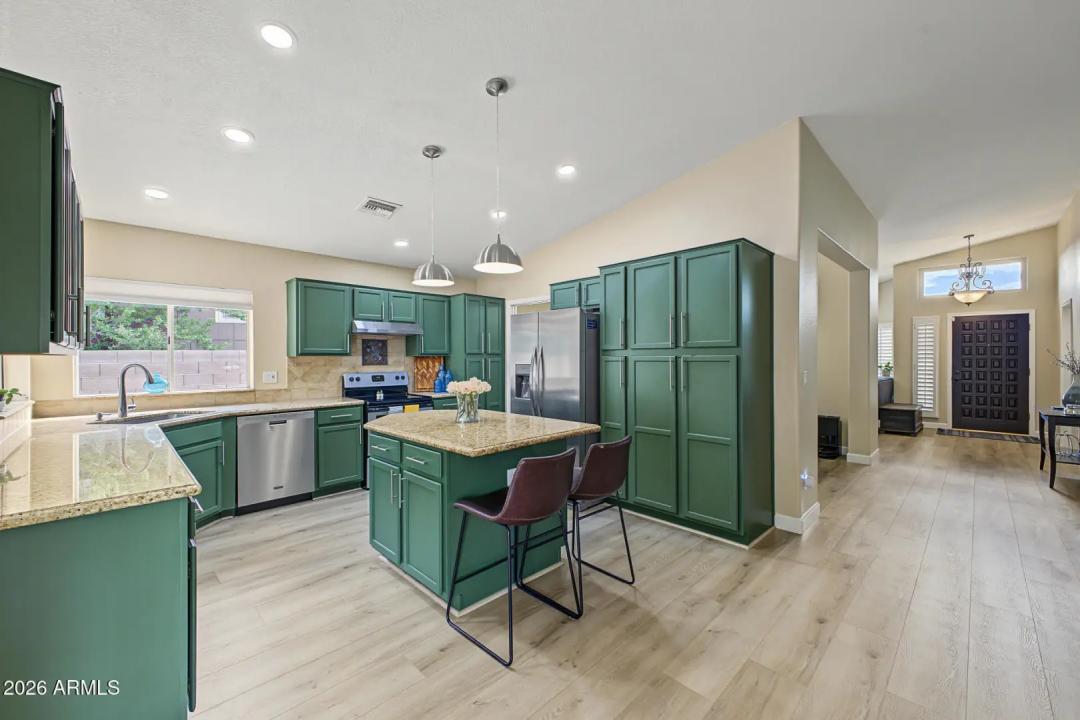 Real Estate Picture 16