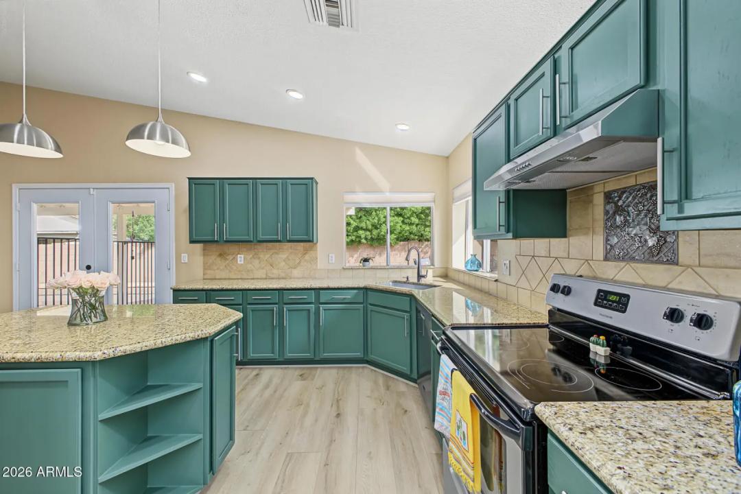 Real Estate Picture 19