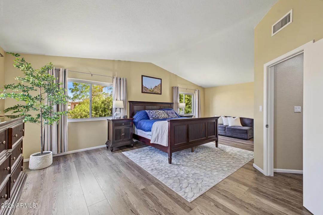 Real Estate Picture 20