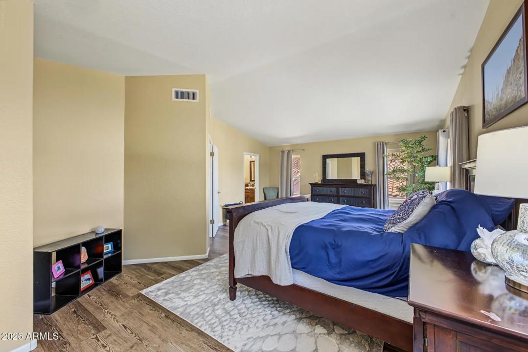 Real Estate Picture 22