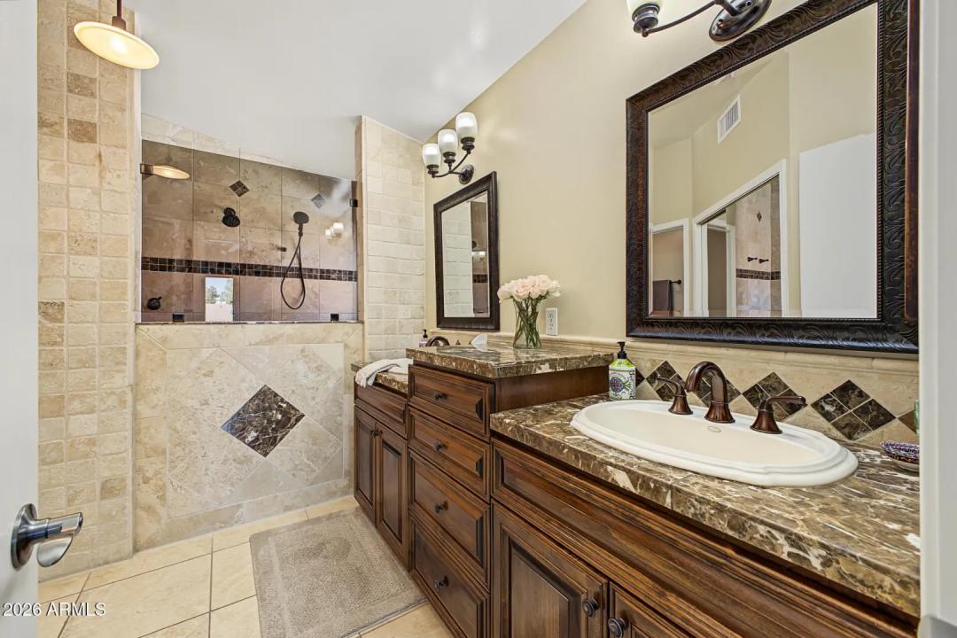 Real Estate Picture 23