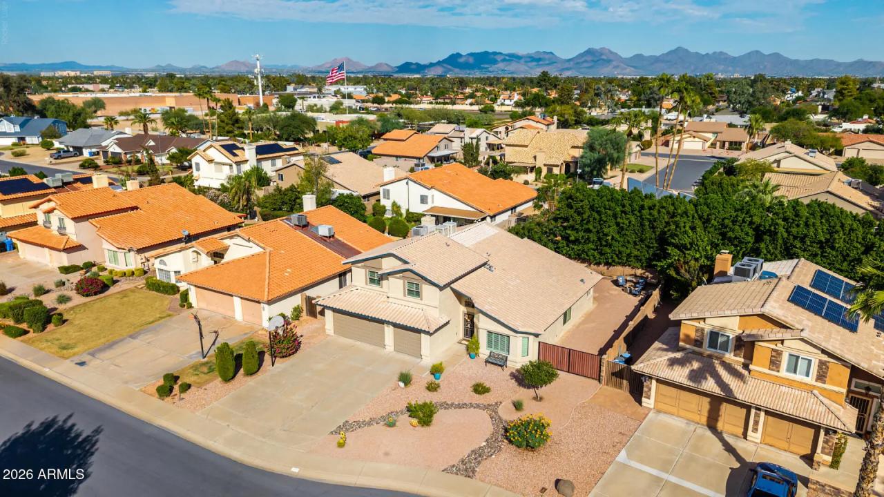 Real Estate Picture 50