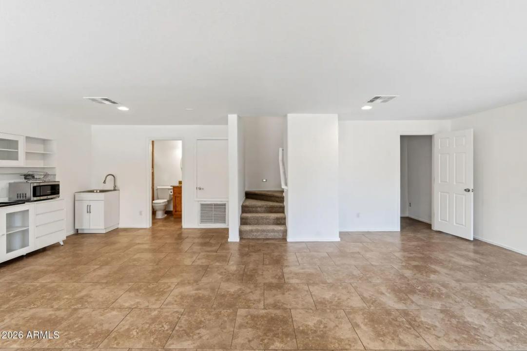 Real Estate Picture 25