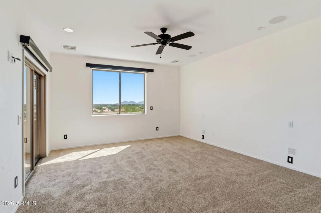 Real Estate Picture 13