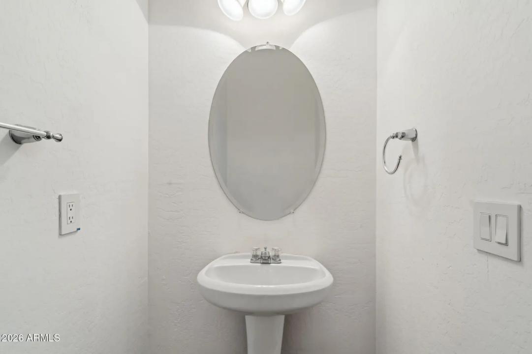 Real Estate Picture 11