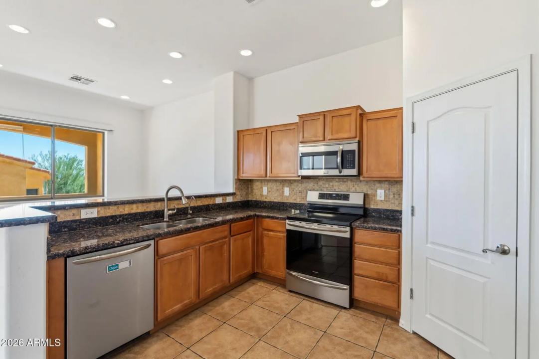 Real Estate Picture 8