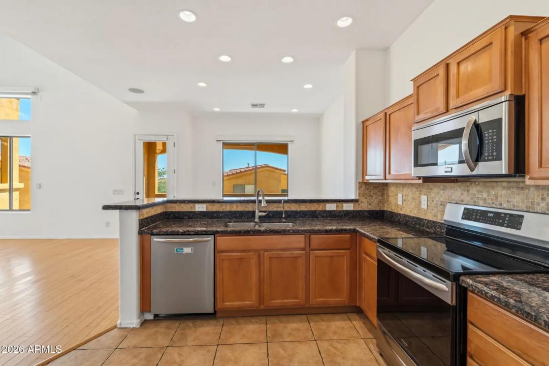 Real Estate Picture 7