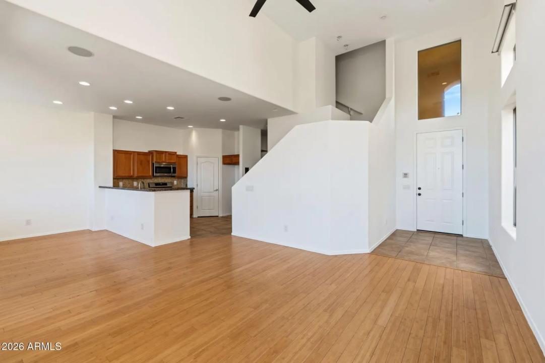 Real Estate Picture 6