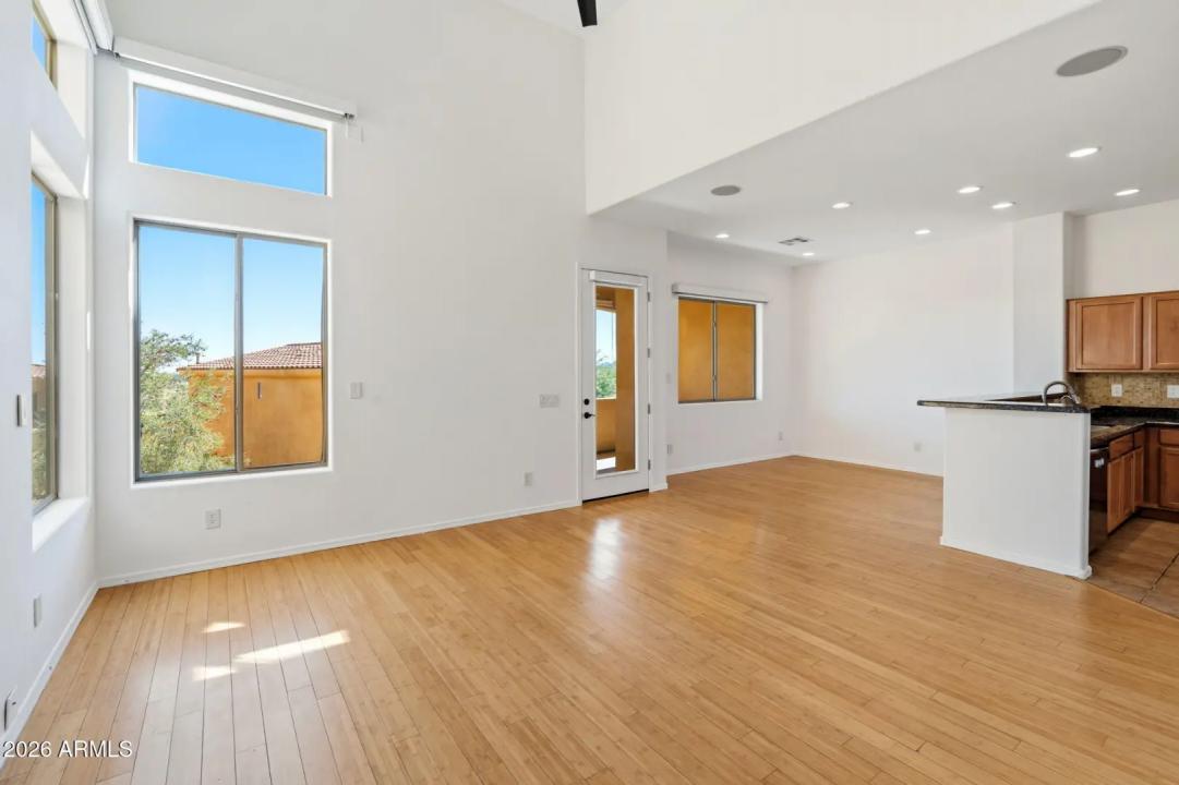 Real Estate Picture 5