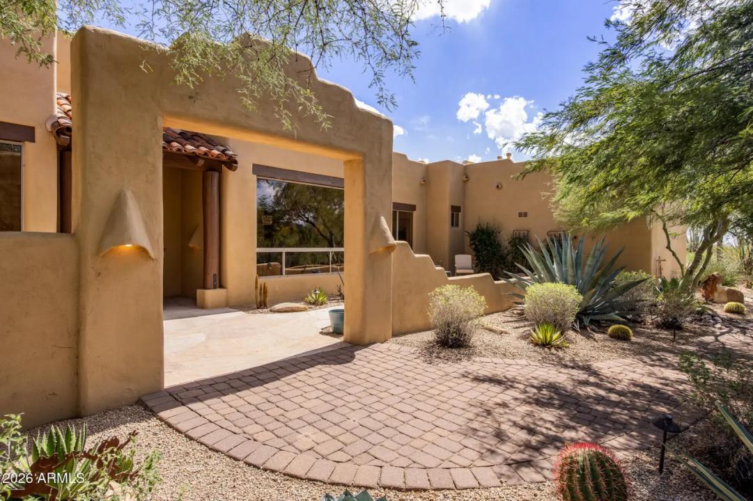 Real Estate Picture 7