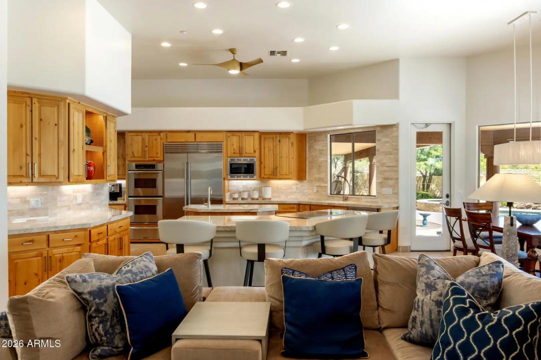 Real Estate Picture 18