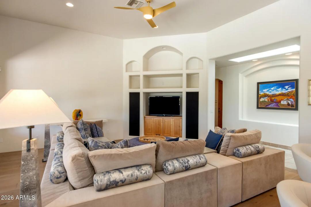 Real Estate Picture 19