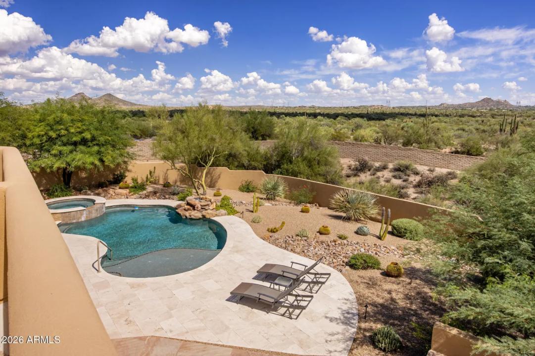 Real Estate Picture 6