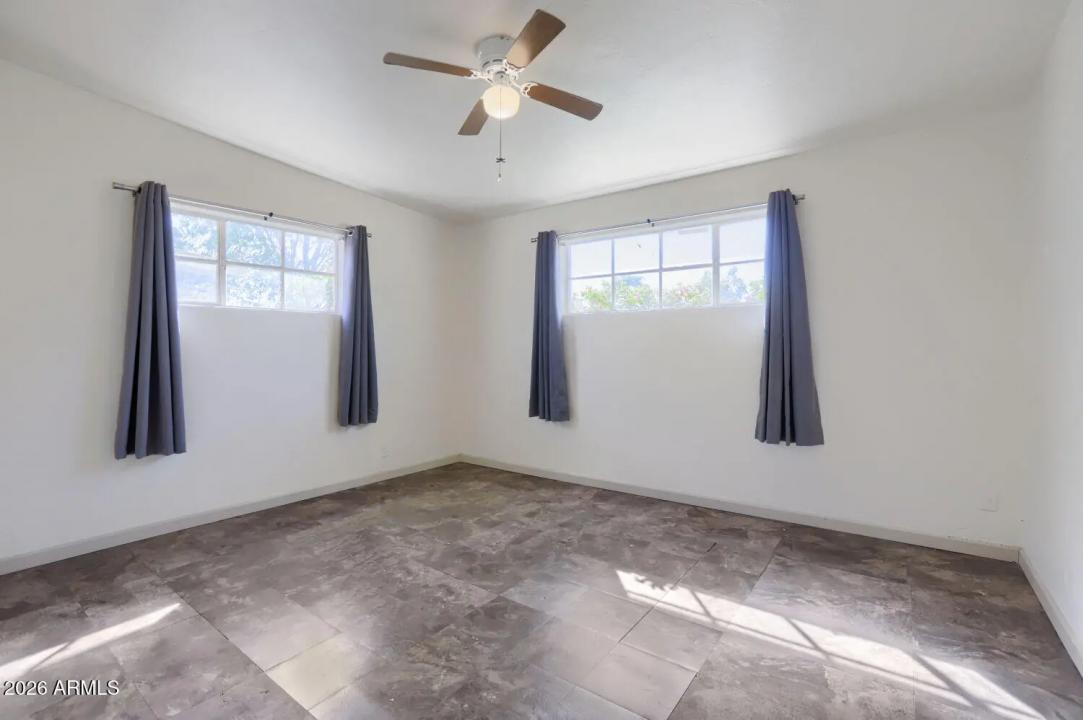 Real Estate Picture 6