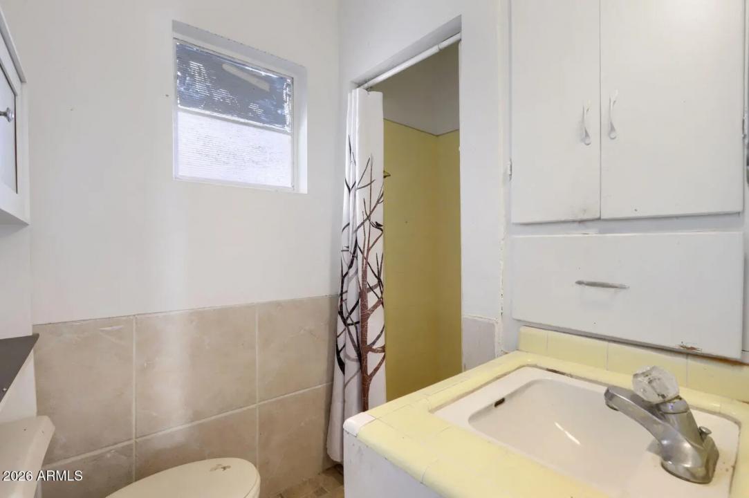 Real Estate Picture 10