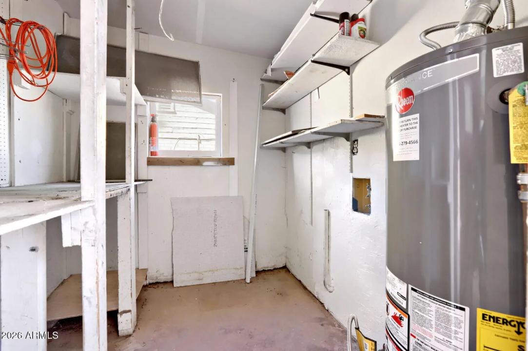 Real Estate Picture 11