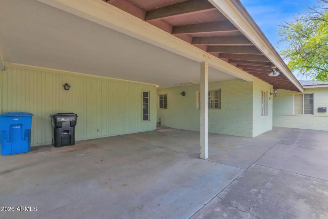Real Estate Picture 5