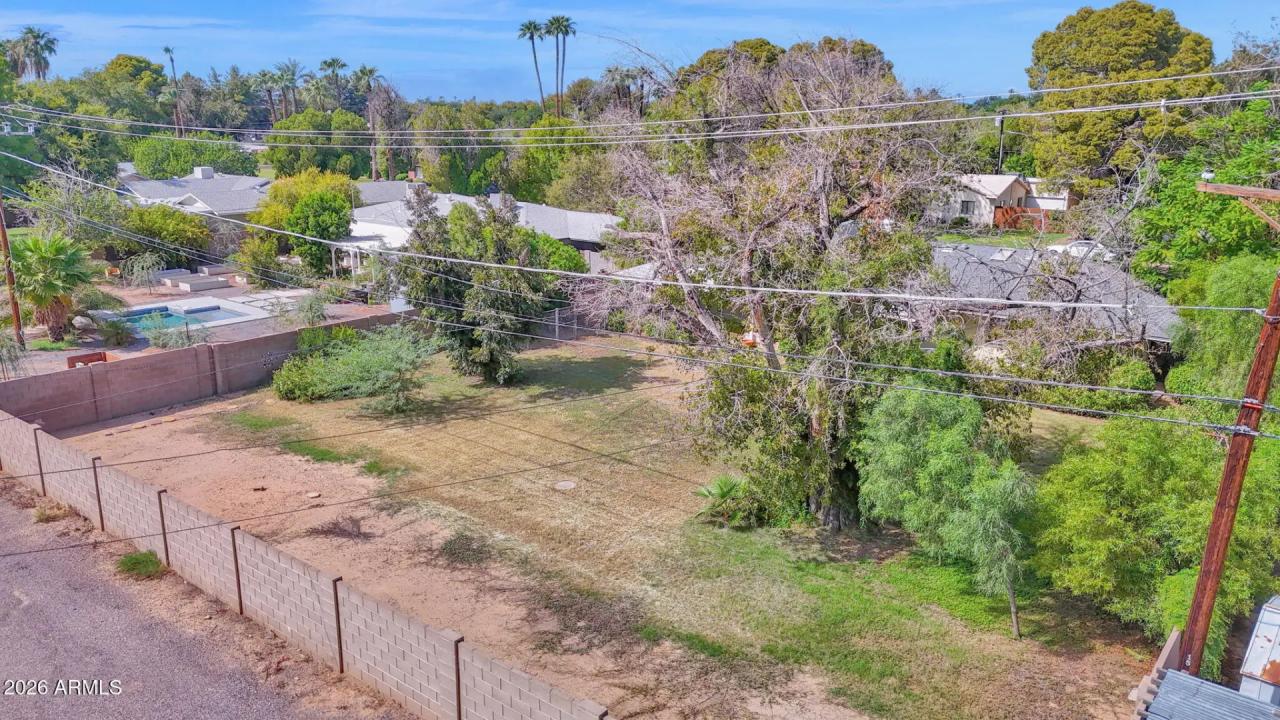 Real Estate Picture 12