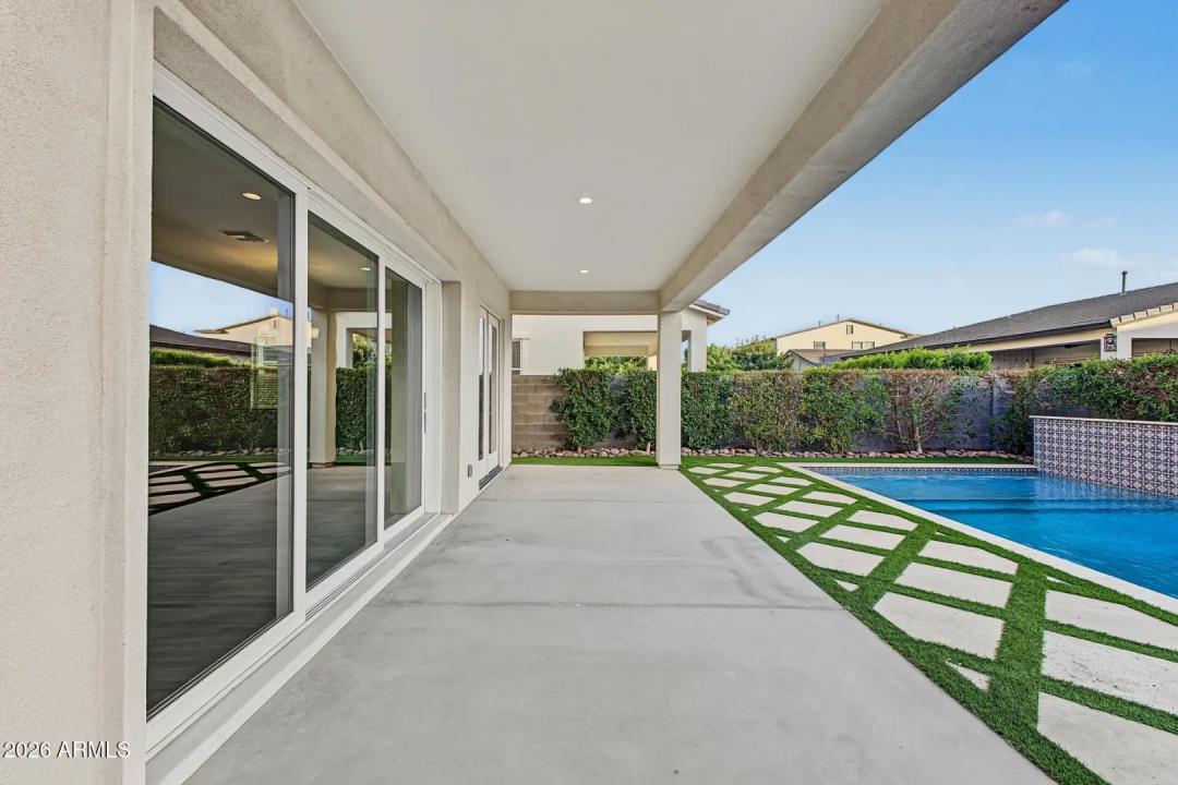 Real Estate Picture 33