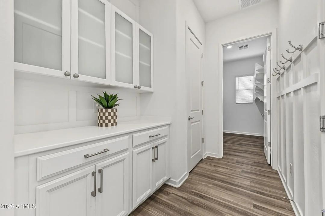 Real Estate Picture 30
