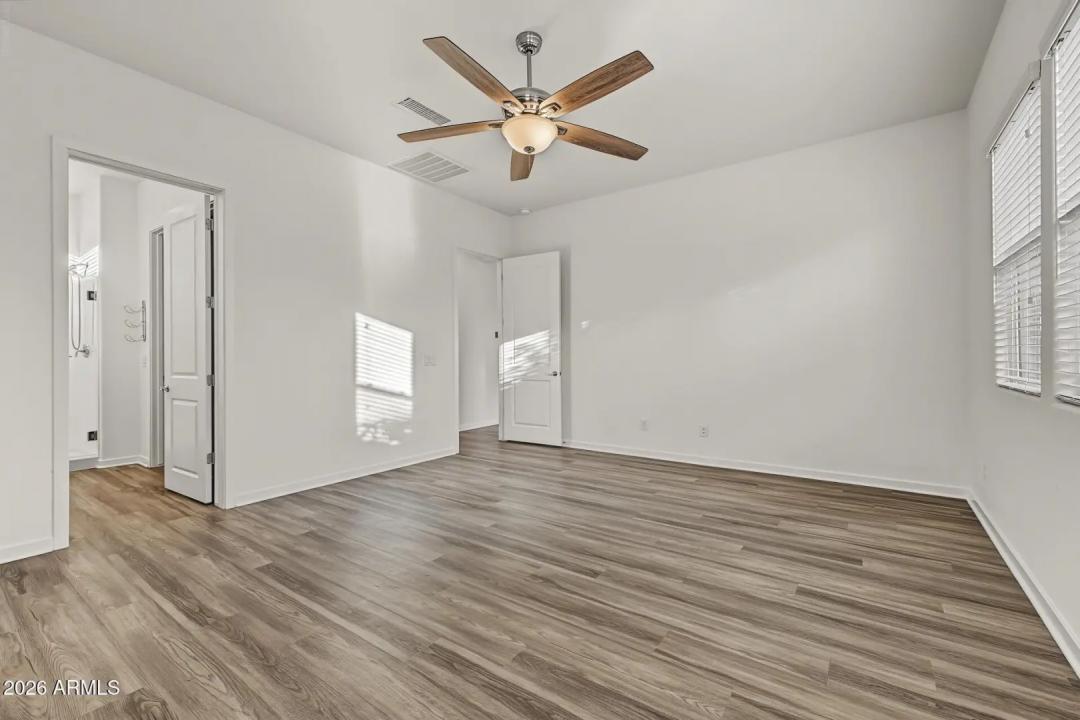 Real Estate Picture 20