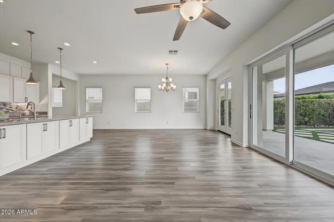 Real Estate Picture 16