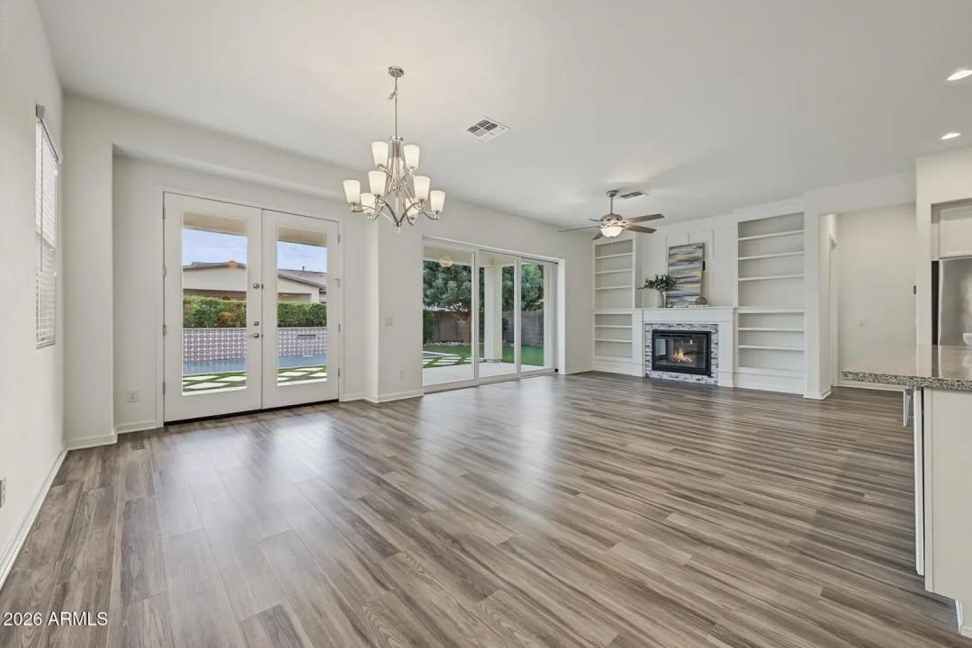 Real Estate Picture 11
