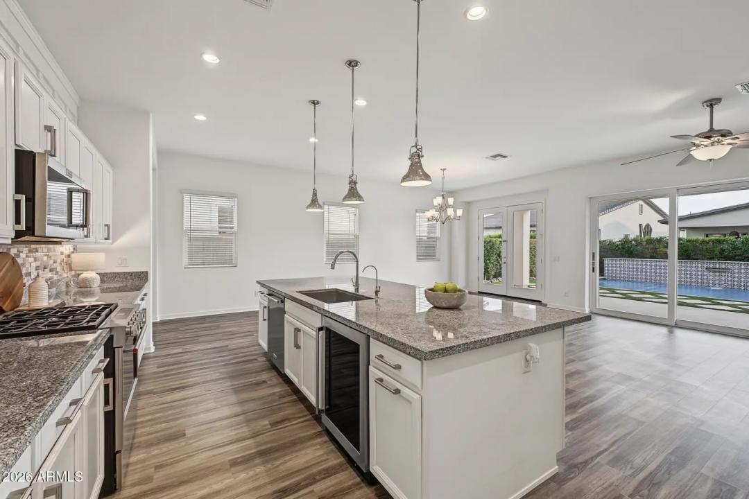 Real Estate Picture 13