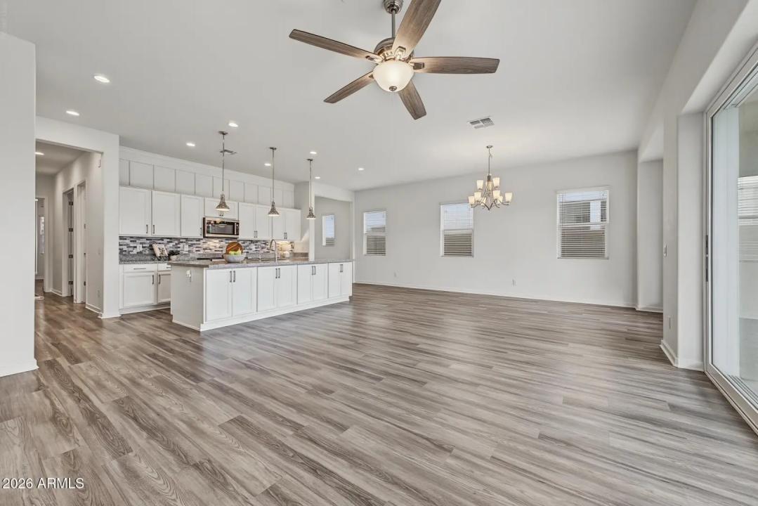 Real Estate Picture 9