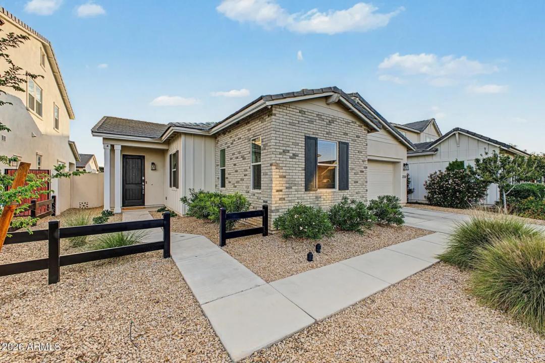 Real Estate Picture 6