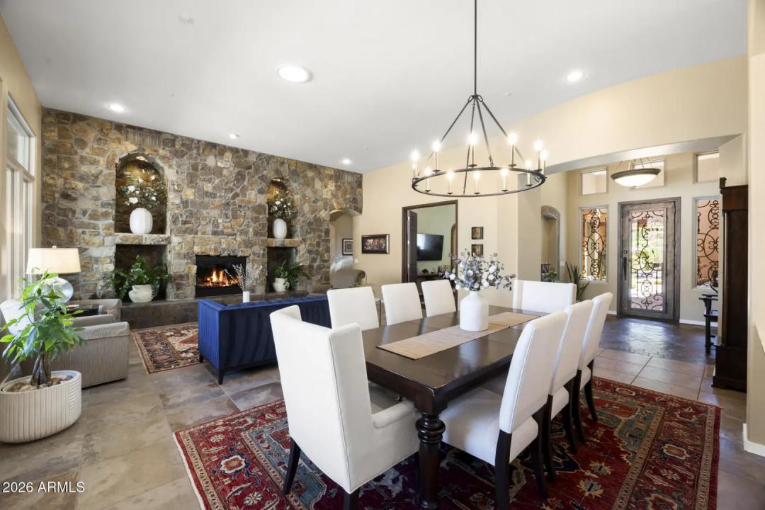 Real Estate Picture 12