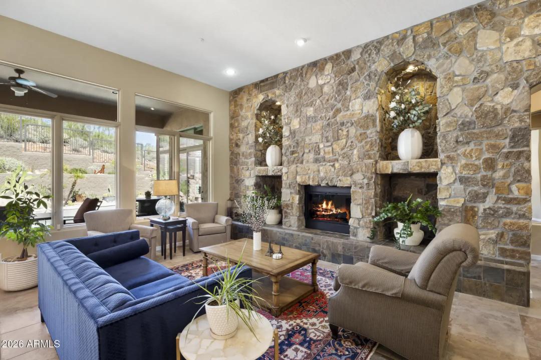 Real Estate Picture 14