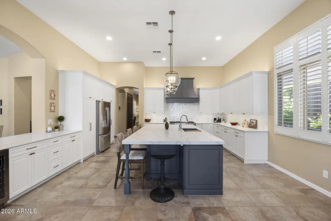 Real Estate Picture 5