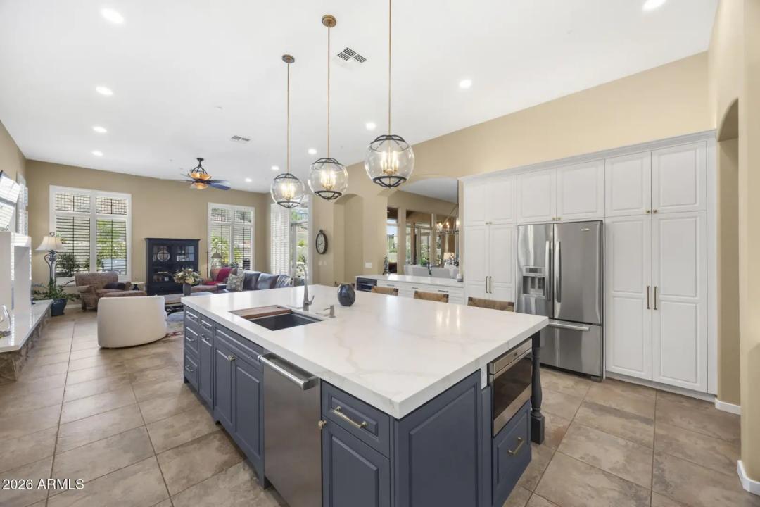 Real Estate Picture 7