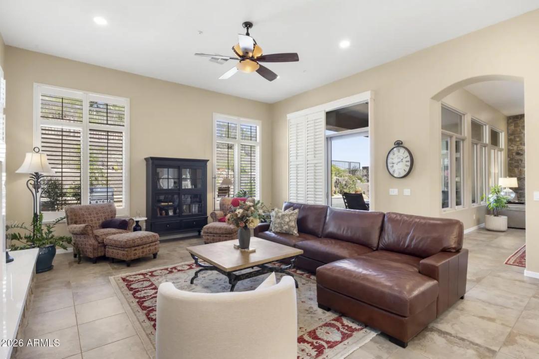 Real Estate Picture 10