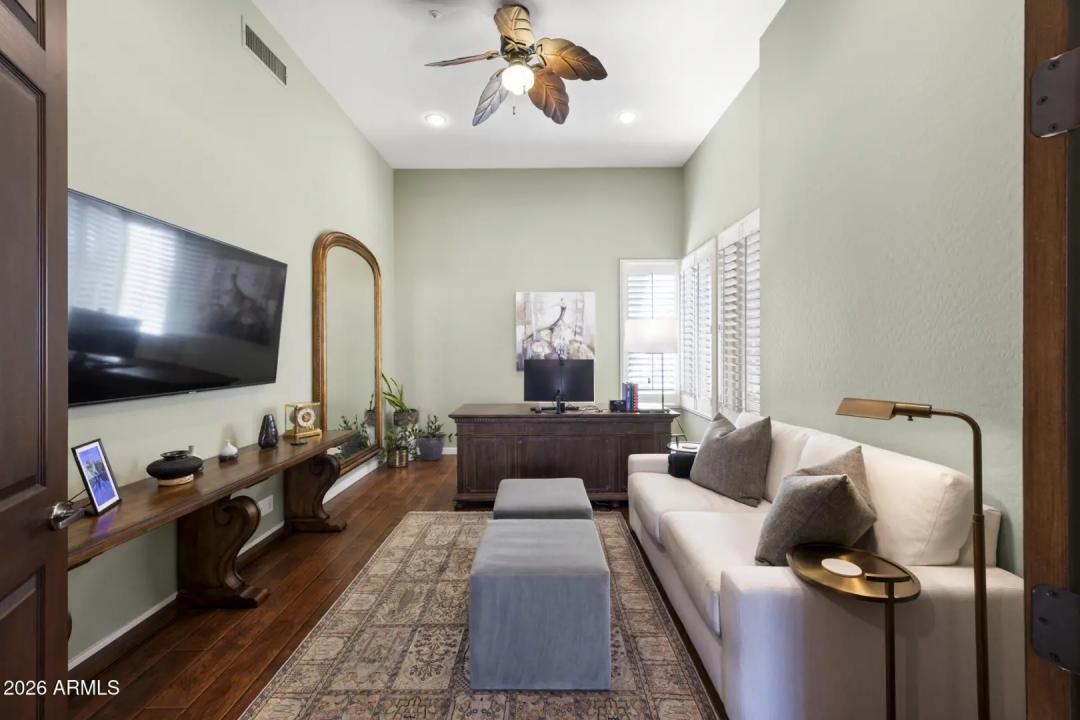 Real Estate Picture 24